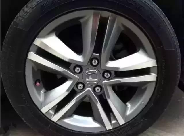 洗車的這個小習慣 能讓車子爆胎的幾率增加5倍！